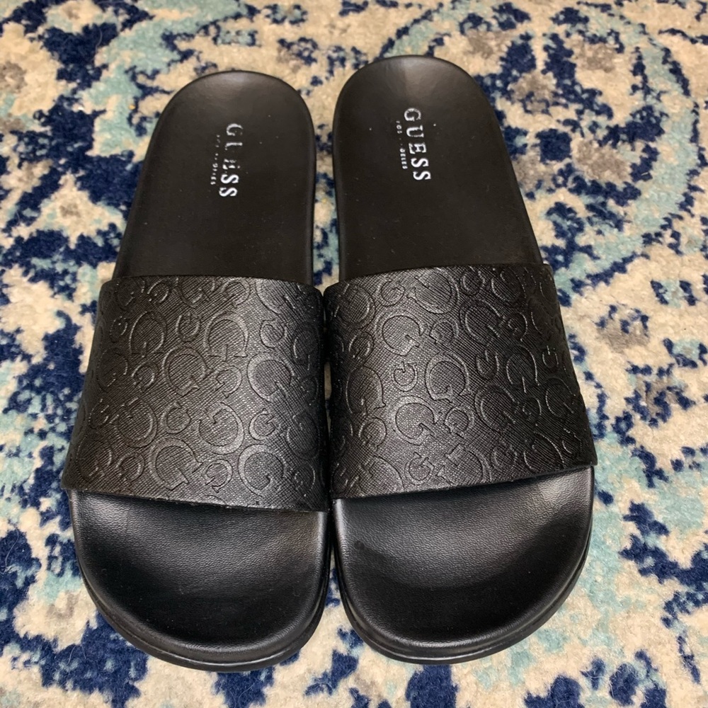 Guess Men’s Slides Sz 10